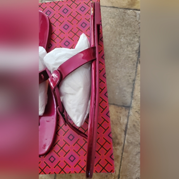 Tory Burch Miller Soft Patent Leather Hot Pink size 8.5 - Picture 4 of 9